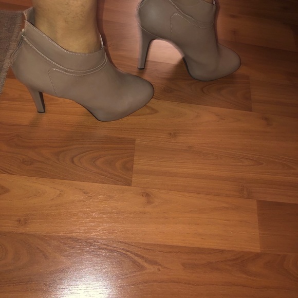 Jessica Simpson booties - Picture 6 of 8